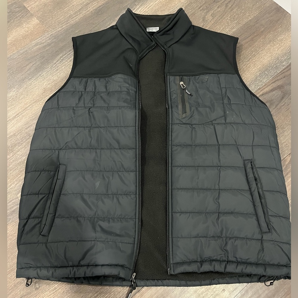 Men’s New Balance puffer vest